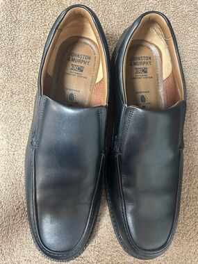 Johnston & Murphy XC4 Stanton 2.0 waterproof leather loafers. Worn once size 11